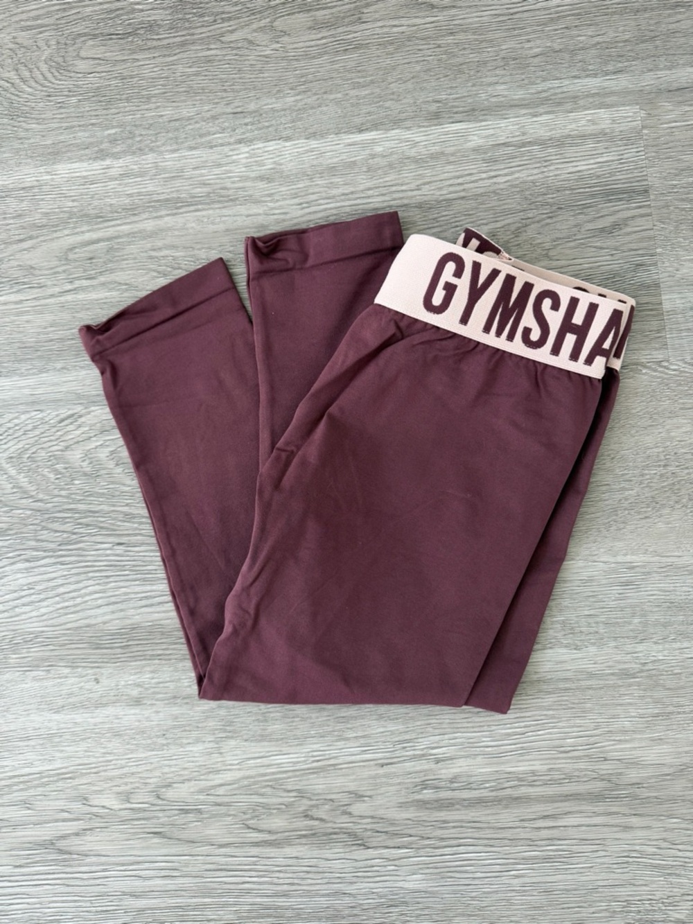 Gymshark Maroon Fit Capri Leggings w/ Branded Waistband. Size: Small